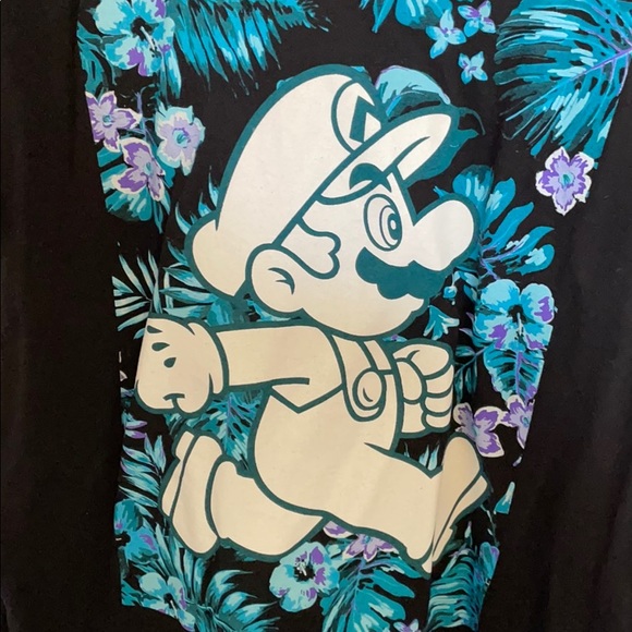 Fun Super Mario Graphic Tee! Size L - Picture 3 of 4